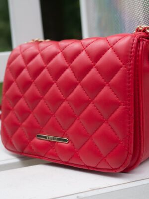 bolso rojo a cuadros