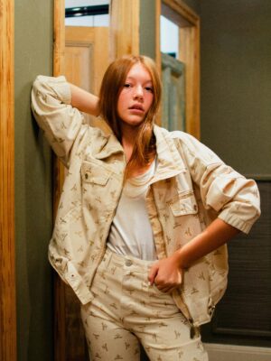 chaqueta vaquera con estampado