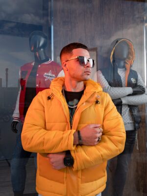 abrigo puffer amarillo